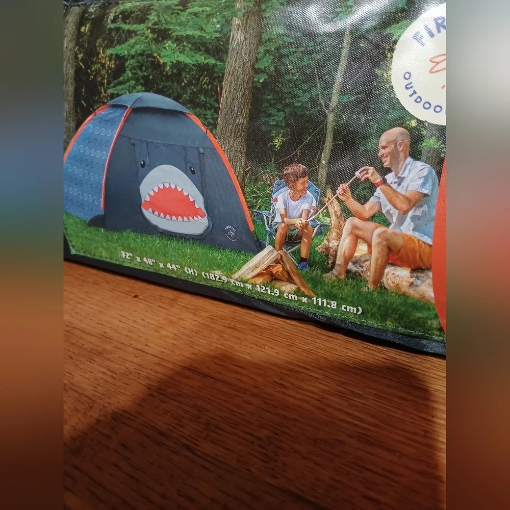 Fin the Shark Kids Camping Tent Blue - Picture 3 of 4